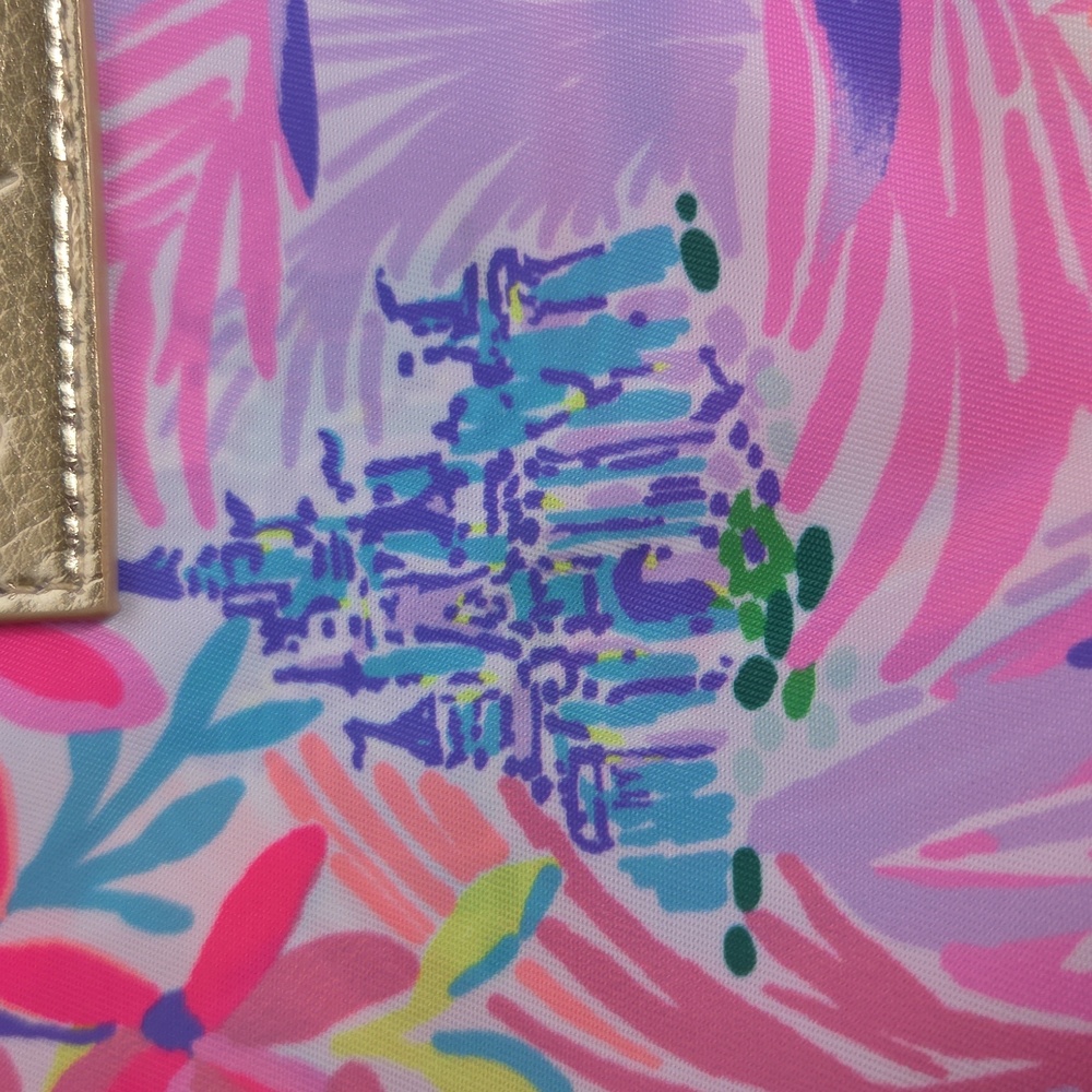 Lilly Pulitzer Beale Weekender Bag Disney Parks Collection Disney Dreamin NWT - Picture 5 of 11